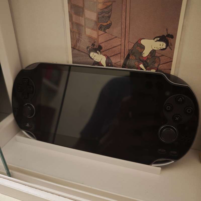 حامل وحدة تحكم الألعاب المحمول - مراجعة Gaming Console Handheld وسعره